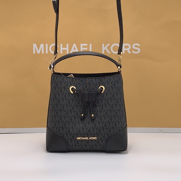MICHAEL KORS MERCER Small Logo Bucket crossbody Bag Black signature color - Picture 4 of 16